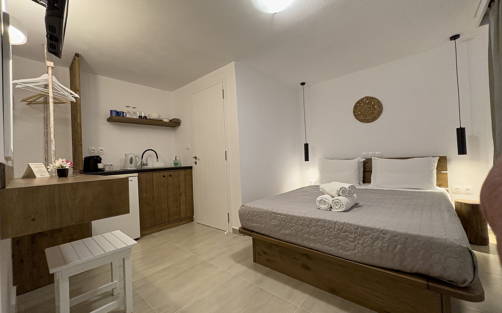 Economy Room